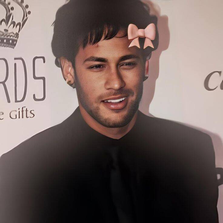 Foto do Neymar para Perfil Sorrindo com Laço