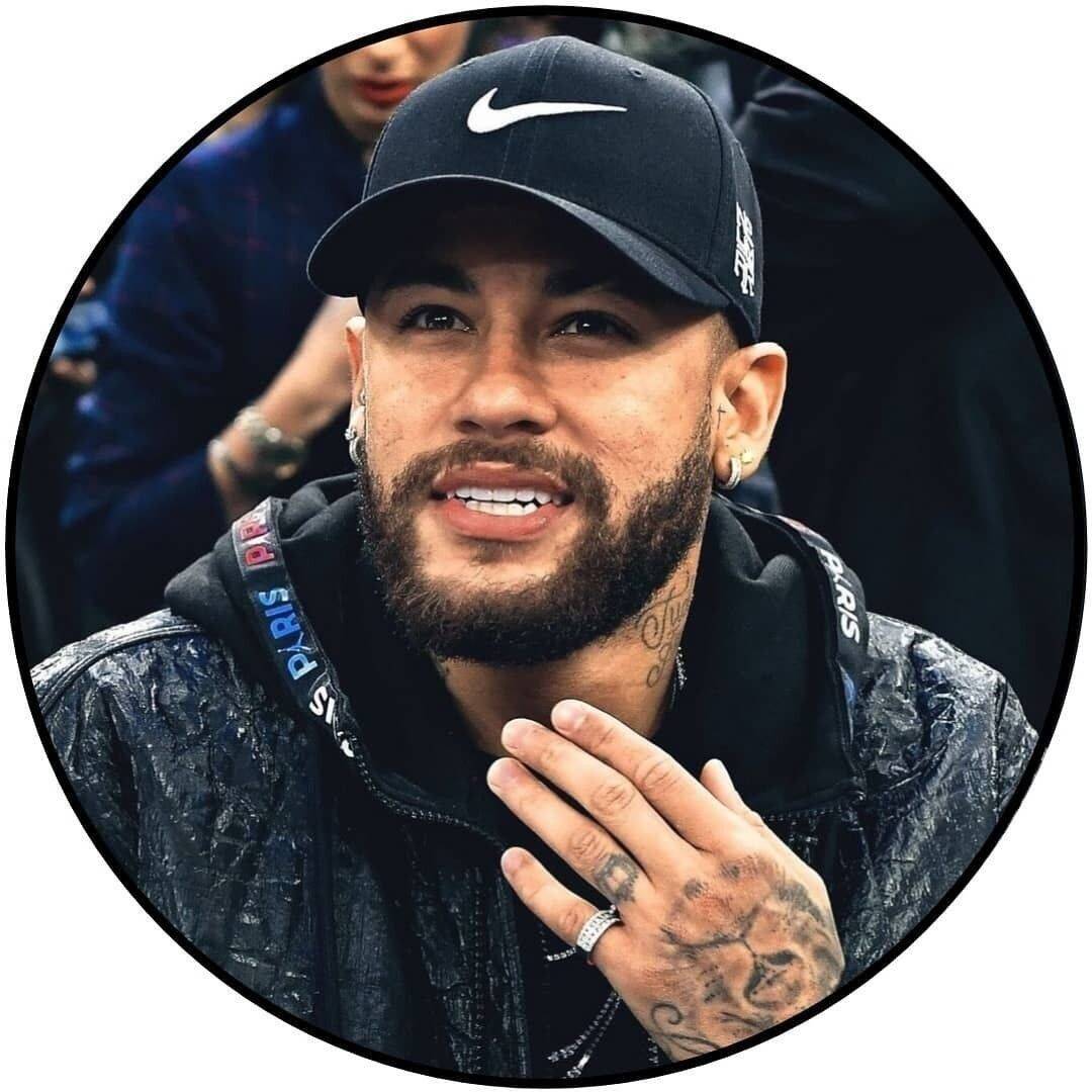 Foto de Neymar para Perfil Sonriendo con Gorra