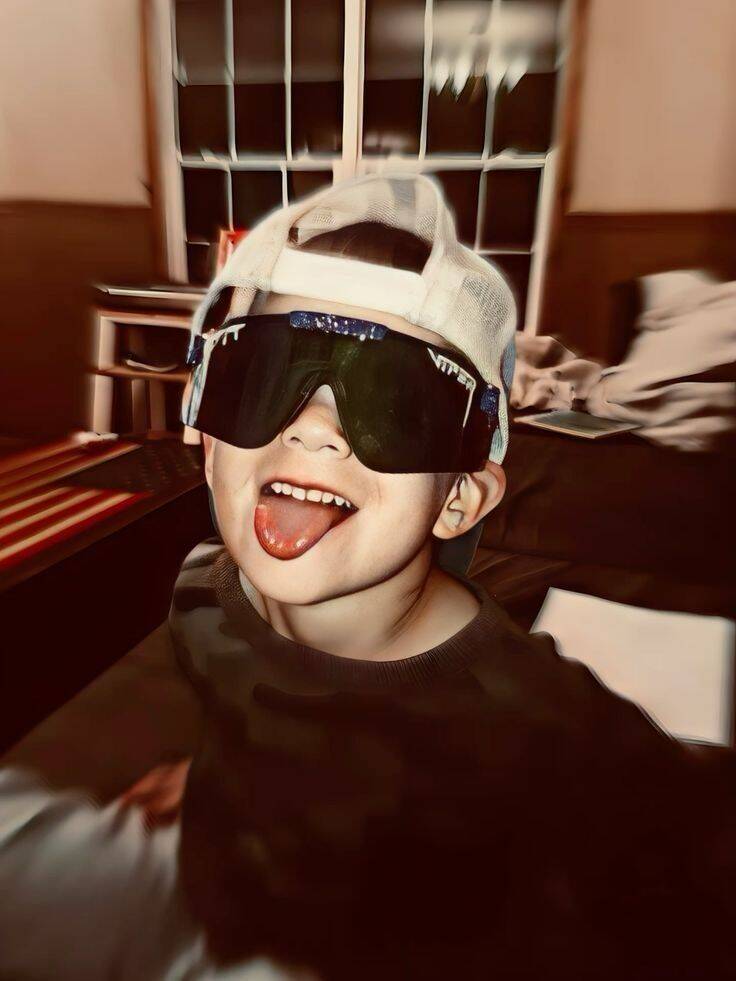 Funny Instagram Pfp Profile Picture of Kid with Glasses