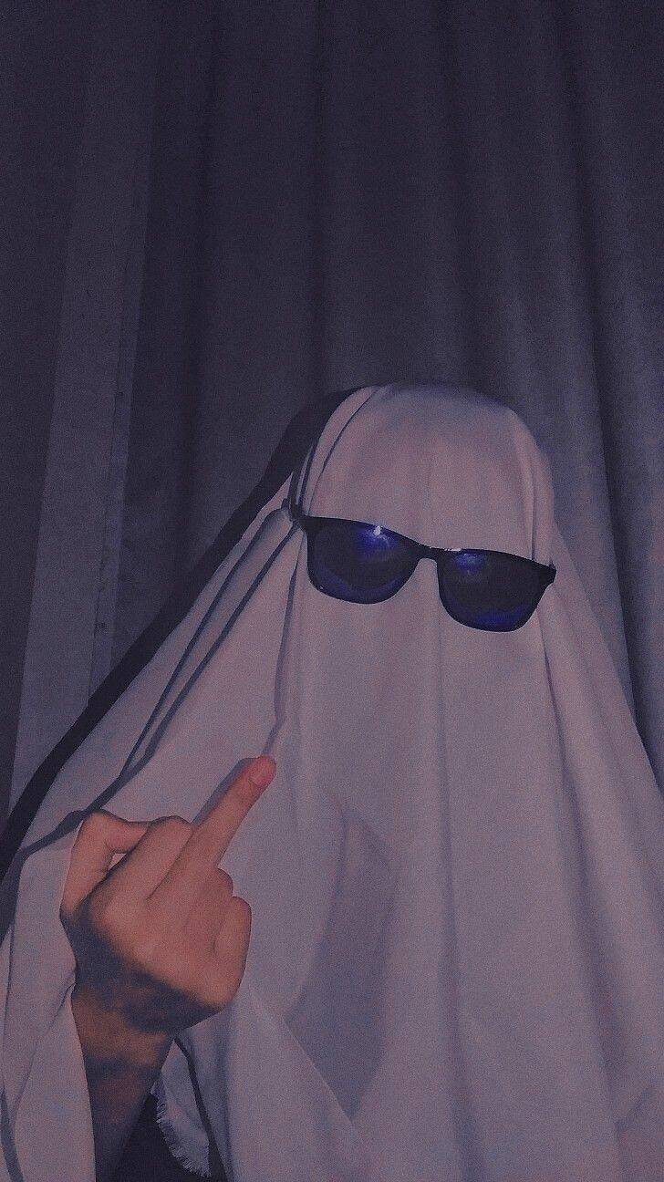 Divertida foto de perfil de Whatsapp de un fantasma con gafas