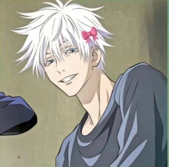 Foto de perfil de anime Personaje de pelo blanco con lazo