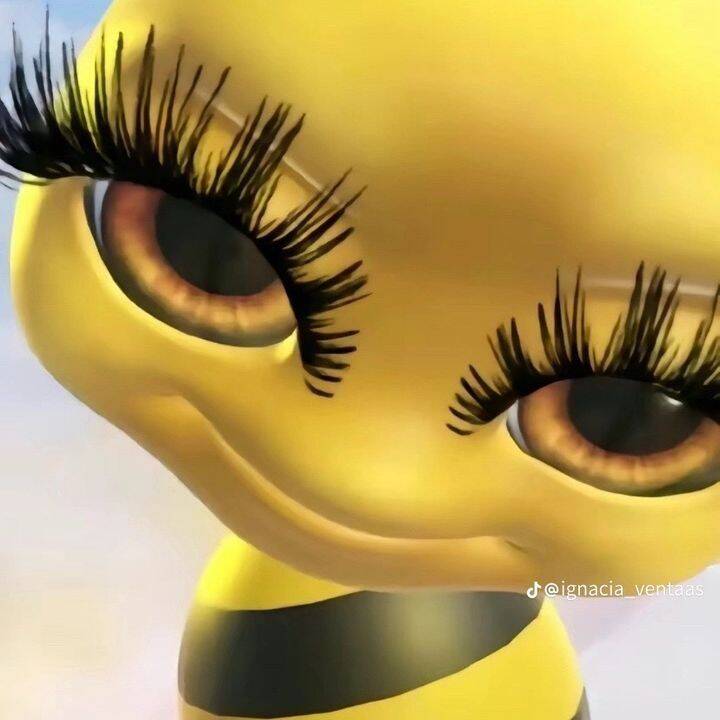 Divertida foto de perfil de una pequeña abeja con ojos grandes