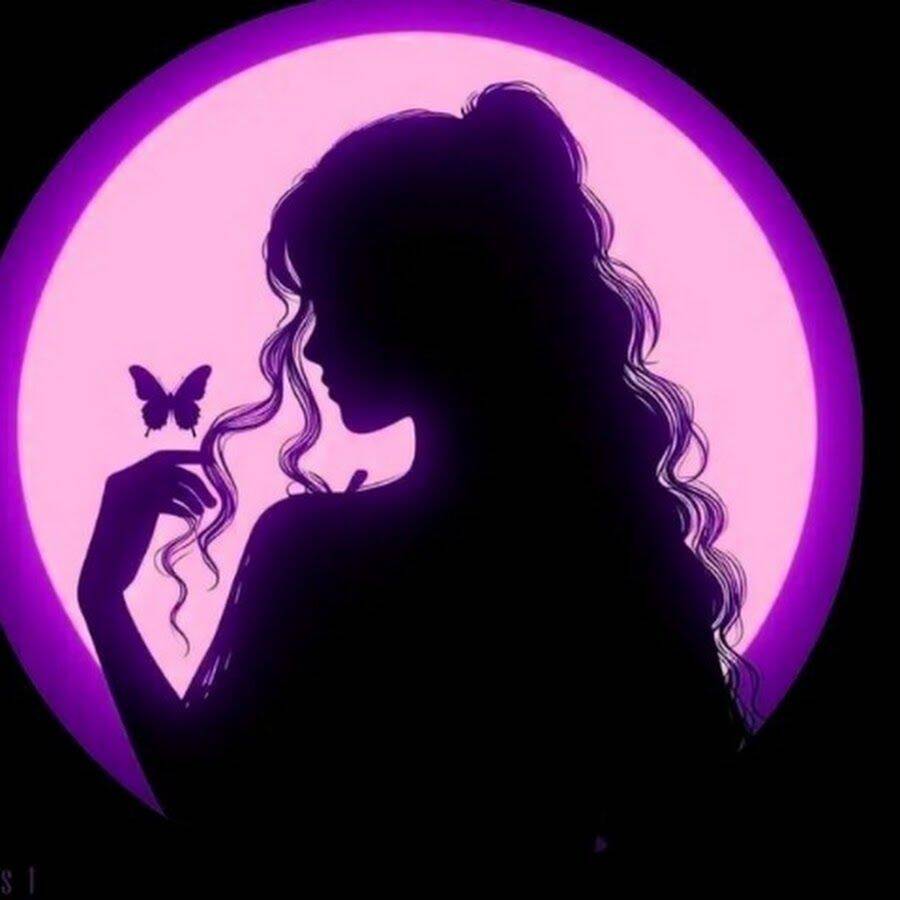 Foto de Perfil para Instagram Feminino com Silhueta e Borboleta
