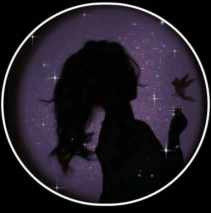 Foto de Perfil Feminino com Silhueta e Estrelas