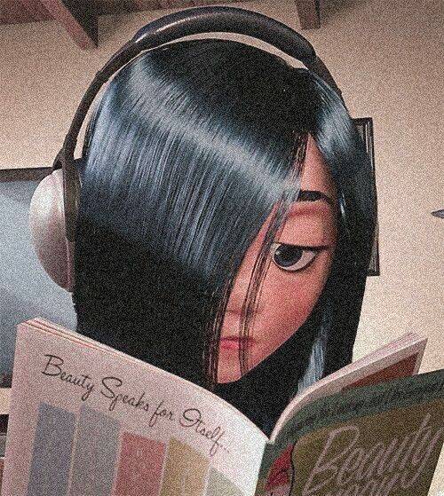 Foto de Perfil Feminino com Fones de Ouvido e Livro