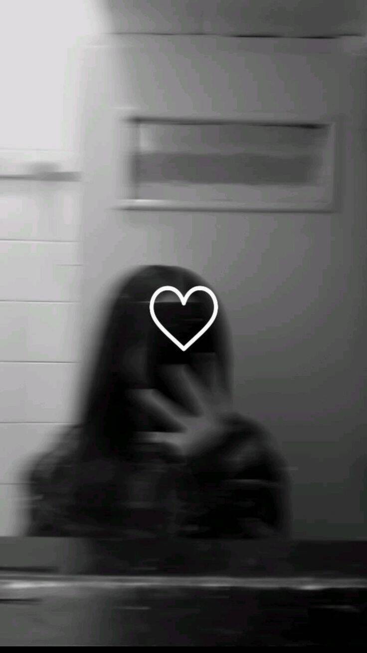 Foto de perfil para Mujer con corazón y reflejo.
