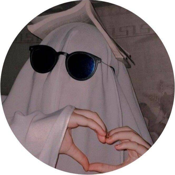 Foto Para Perfil Bonita e Fofa de Fantasminha Divertido com Óculos Escuros