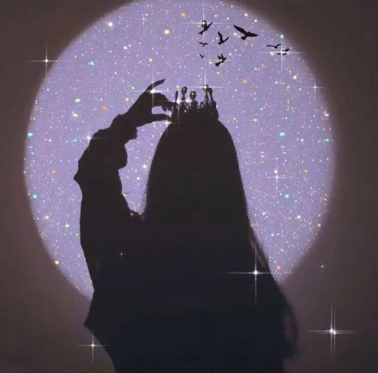 Foto Para Perfil Bonita e Fofa de Silhueta com Coroa Estilo Aesthetic