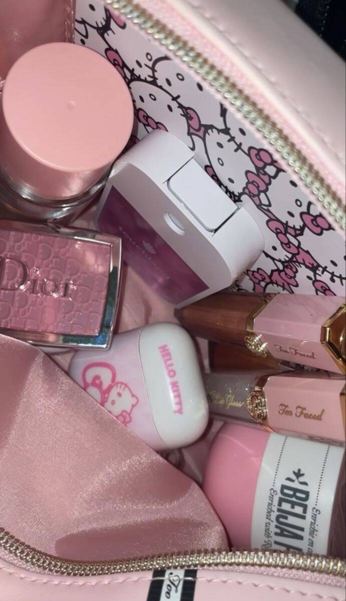 Foto de Perfil da Hello Kitty com Acessórios Rosa e Fofo
