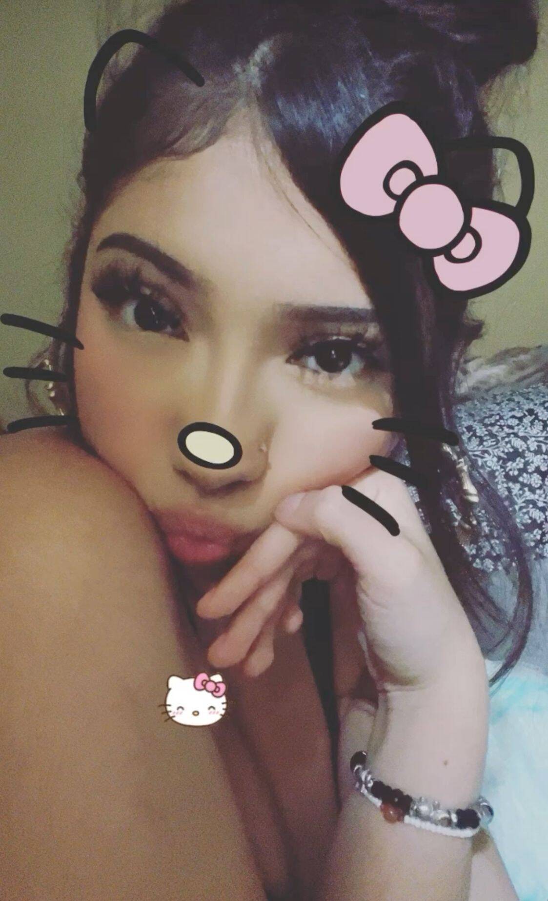 Foto de Perfil da Hello Kitty Fofa com Orelhas e Laço Rosa