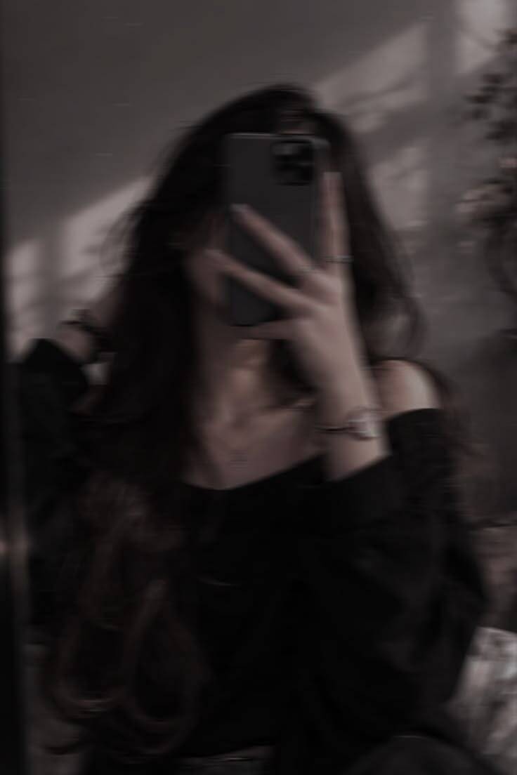 Foto de Perfil Aesthetic em Preto e Branco com Estilo Minimalista