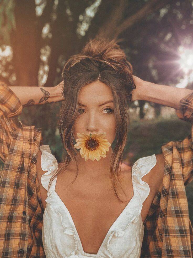 Foto de Perfil Aesthetic com Flor e Estilo Natural