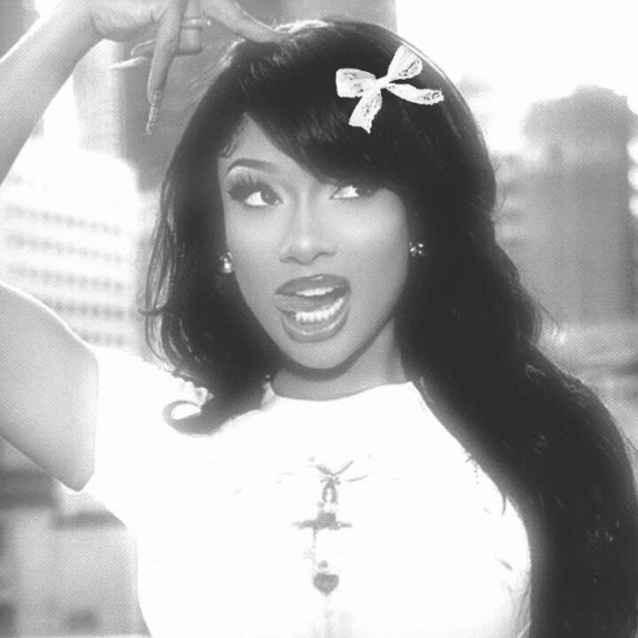 Pfp Profile Picture for TikTok Black and White of Stylish Woman
