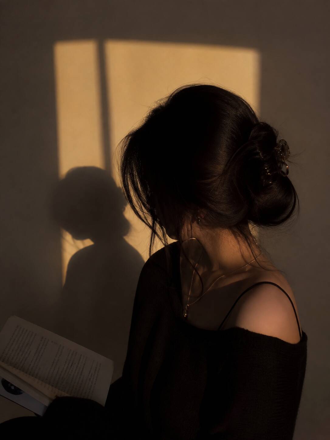 Pfp Profile Picture for TikTok Dark and Elegant Style