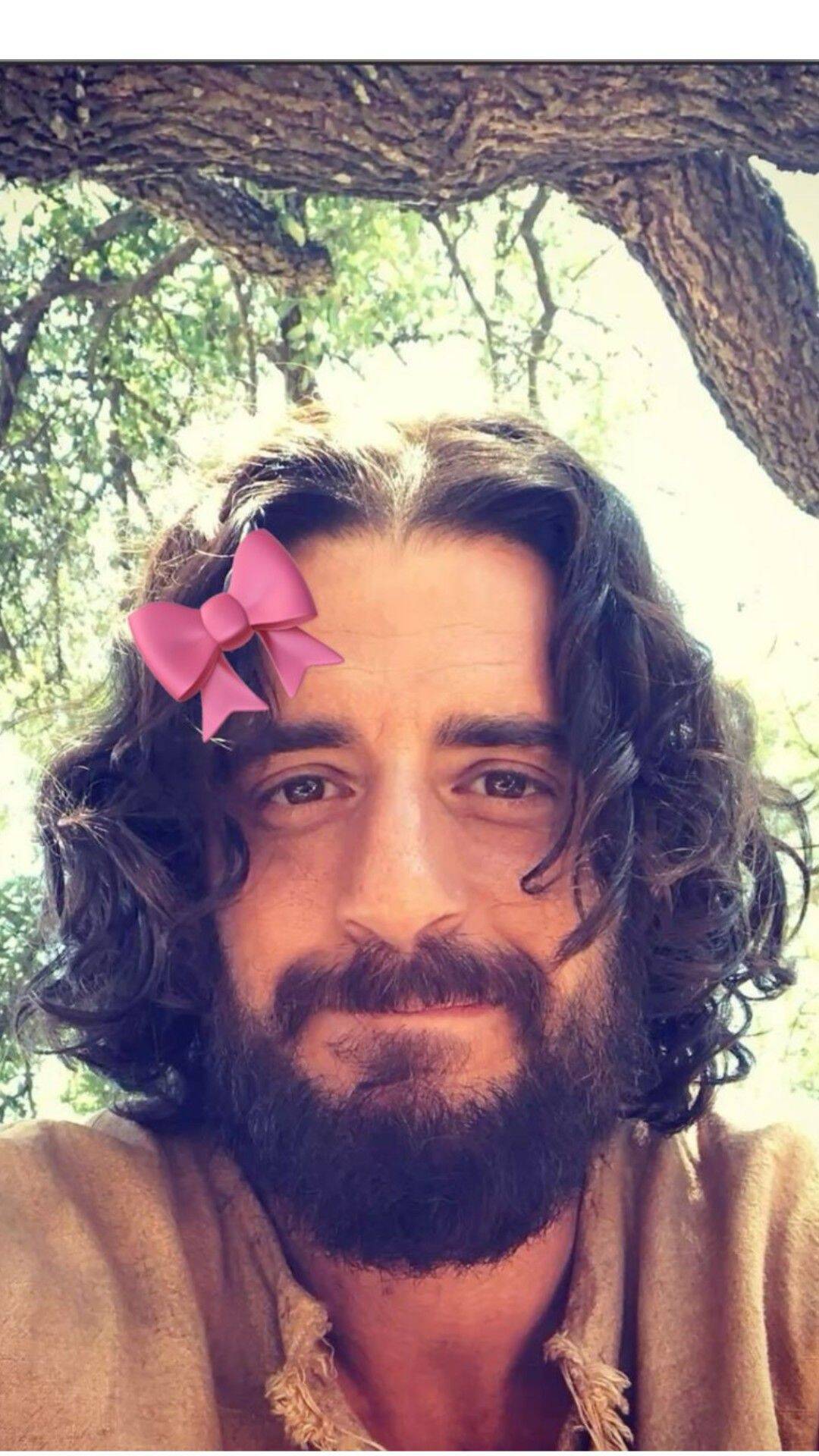 TikTok Pfp Profile Picture of Man with Pink Bow