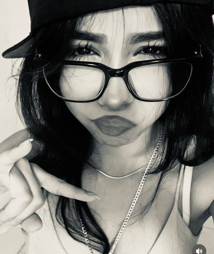 Pfp Profile Picture for TikTok Black and White Style with Glasses