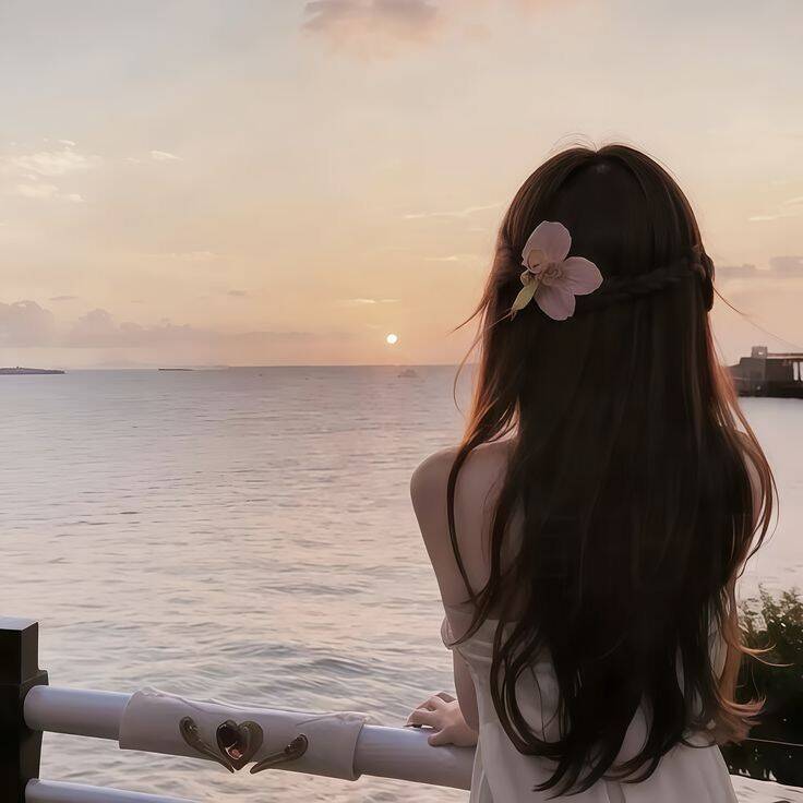 TikTok Pfp Profile Picture of Girl with Flower in Her Hair at Sunset