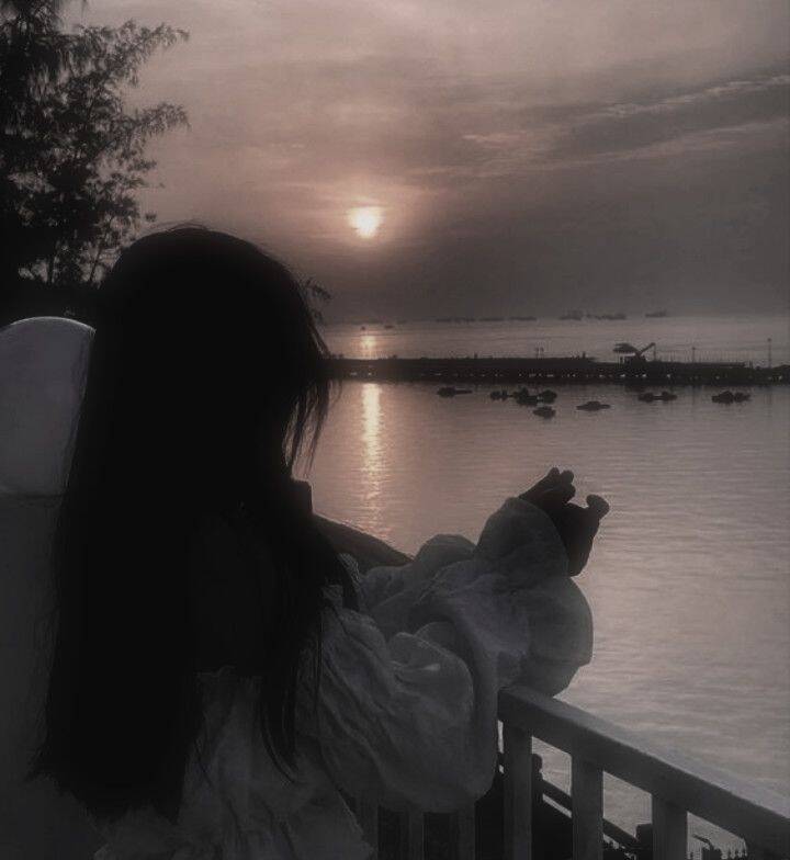 Pfp Profile Picture for TikTok Dark Sunset Style
