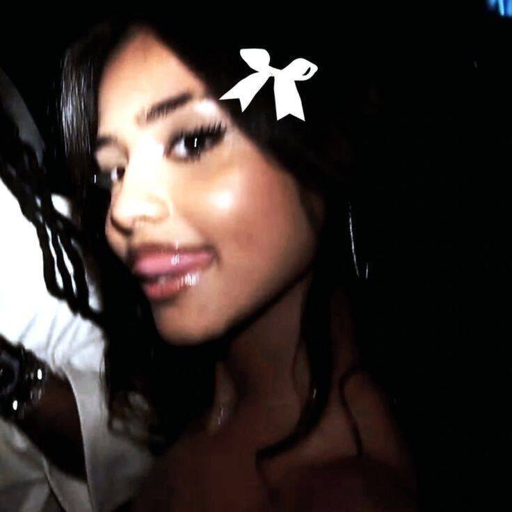 Pfp Profile Picture for TikTok of Girl with a White Bow