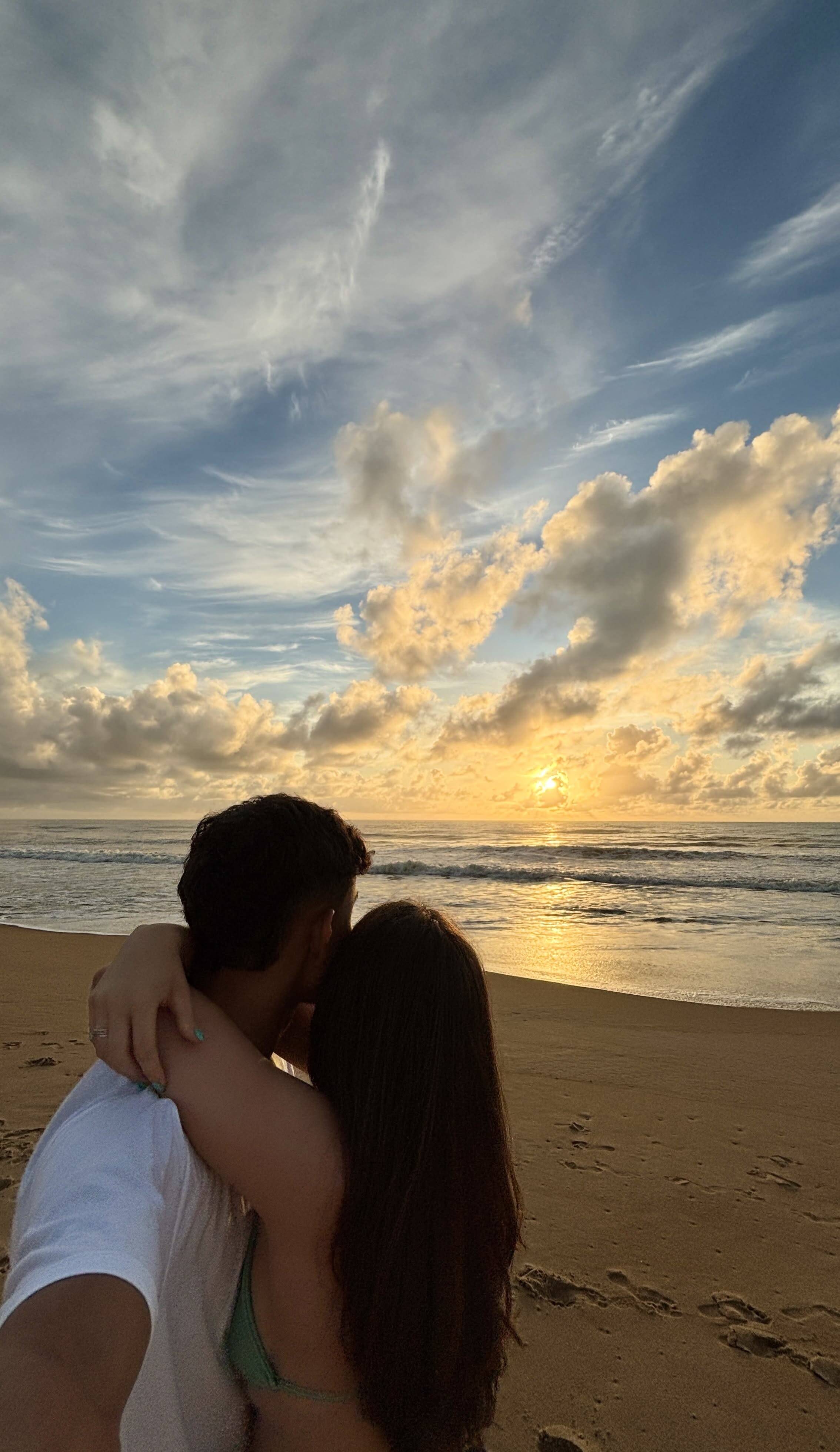 Pfp Profile Picture for Couple Matching at Sunset on the Beach