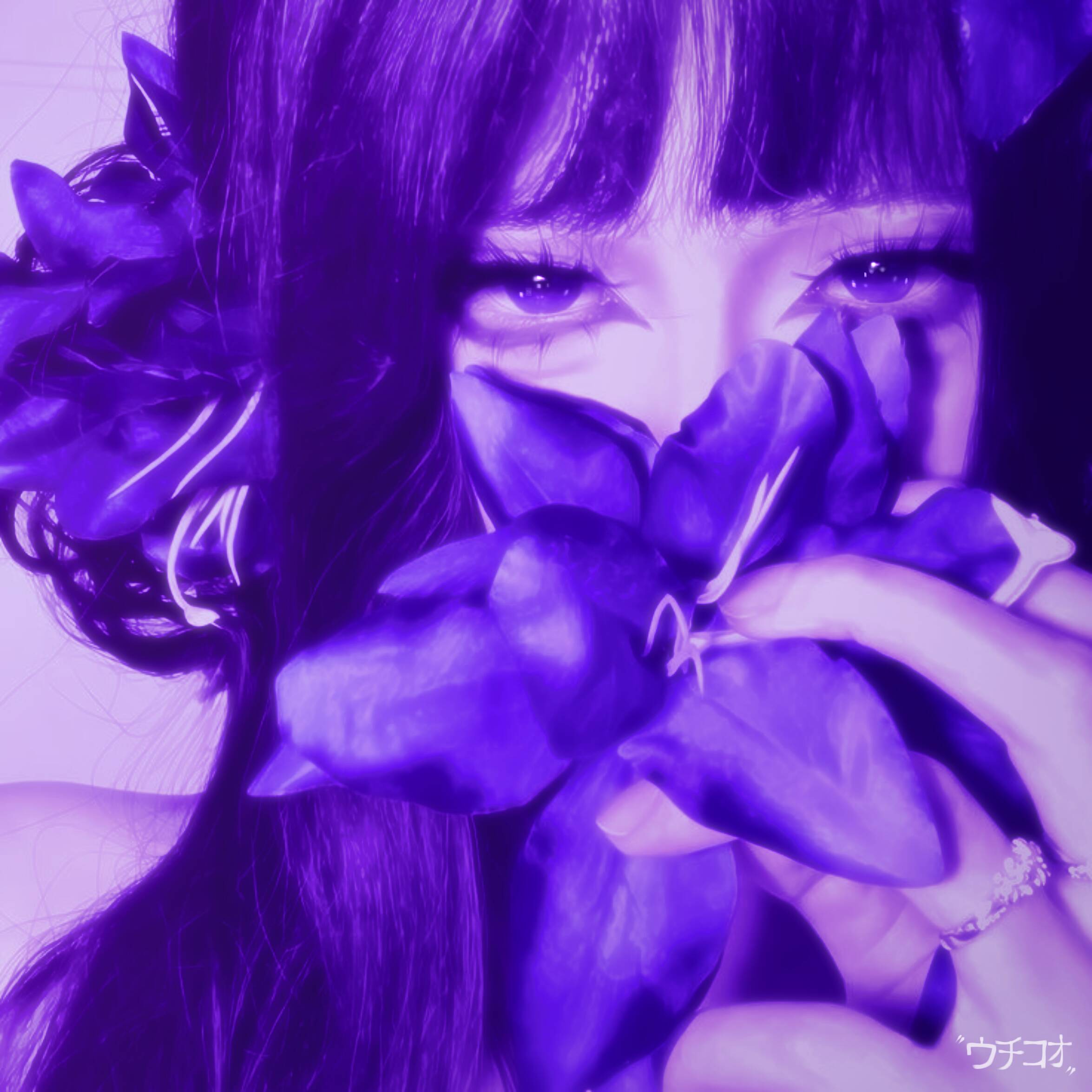 Foto de perfil morada con flores misteriosas