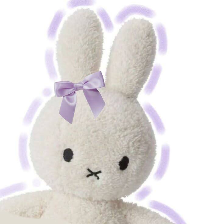 Foto de perfil de lindo conejito morado