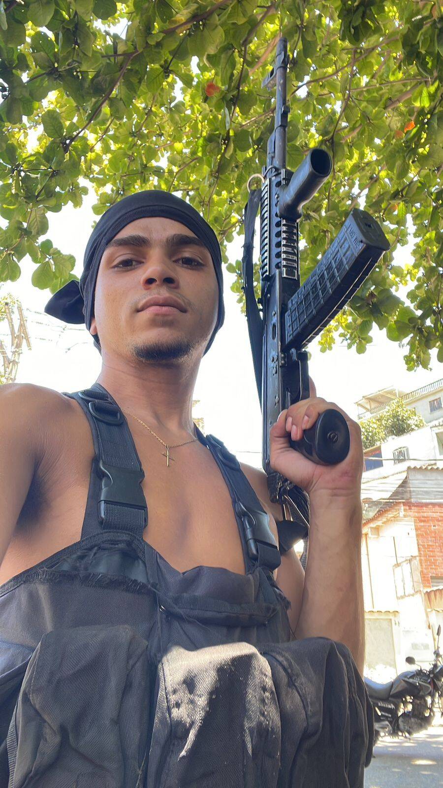 Pfp Profile Picture of Cry with Gun and Bandana