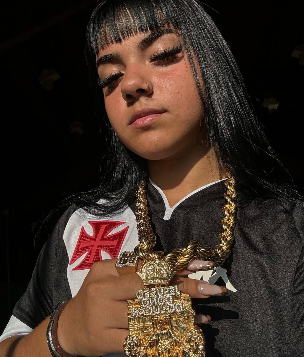 Pfp Profile Picture of cub with Vasco shirt and golden cord