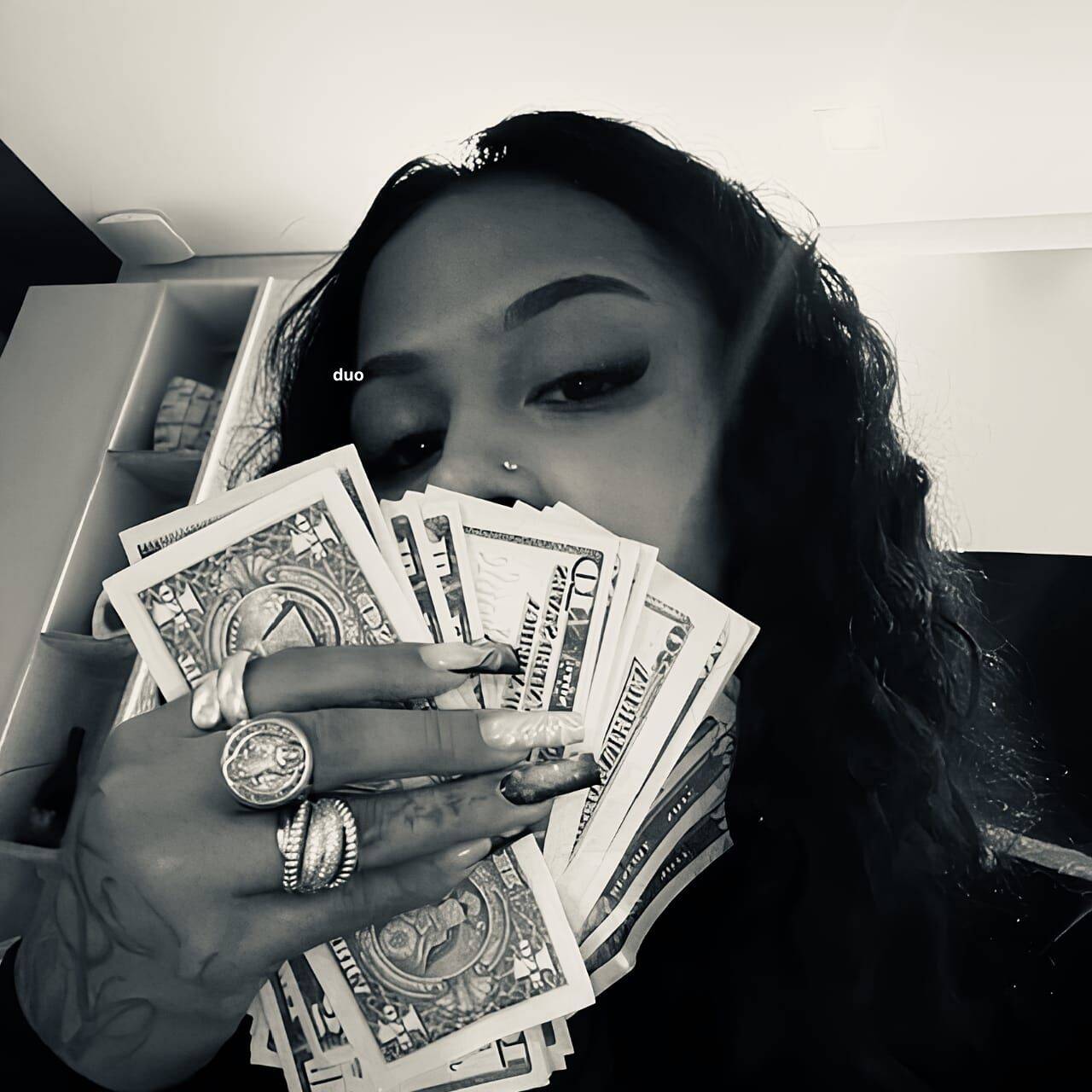 Pfp Profile Picture Cool with Money and Style