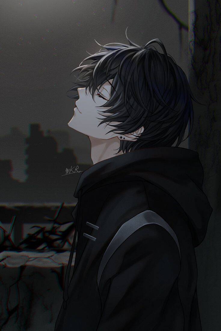 Foto de perfil de chico anime con sudadera con capucha negra mirando hacia arriba