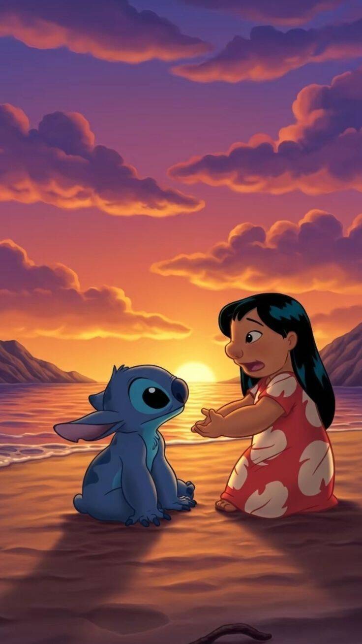 Fondo de Pantalla de Stitch y Lilo en la Playa al Atardecer para Celular/iPhone 4K