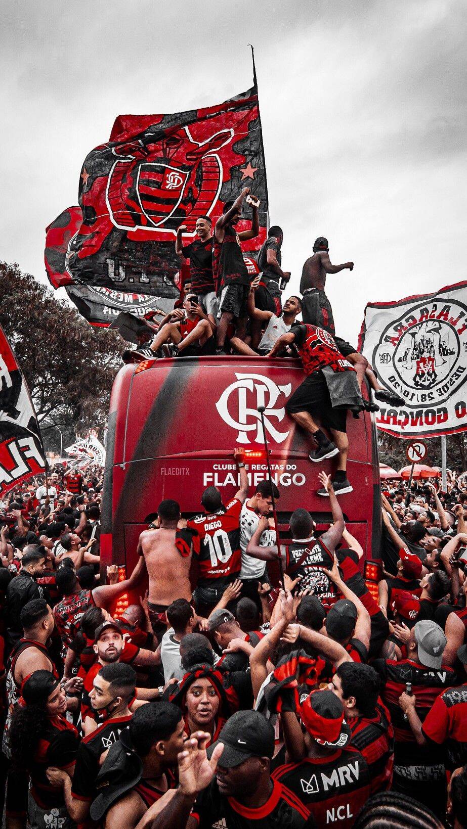 Papel de Parede do Flamengo com Torcida Vibrante para Celular/iPhone 4K
