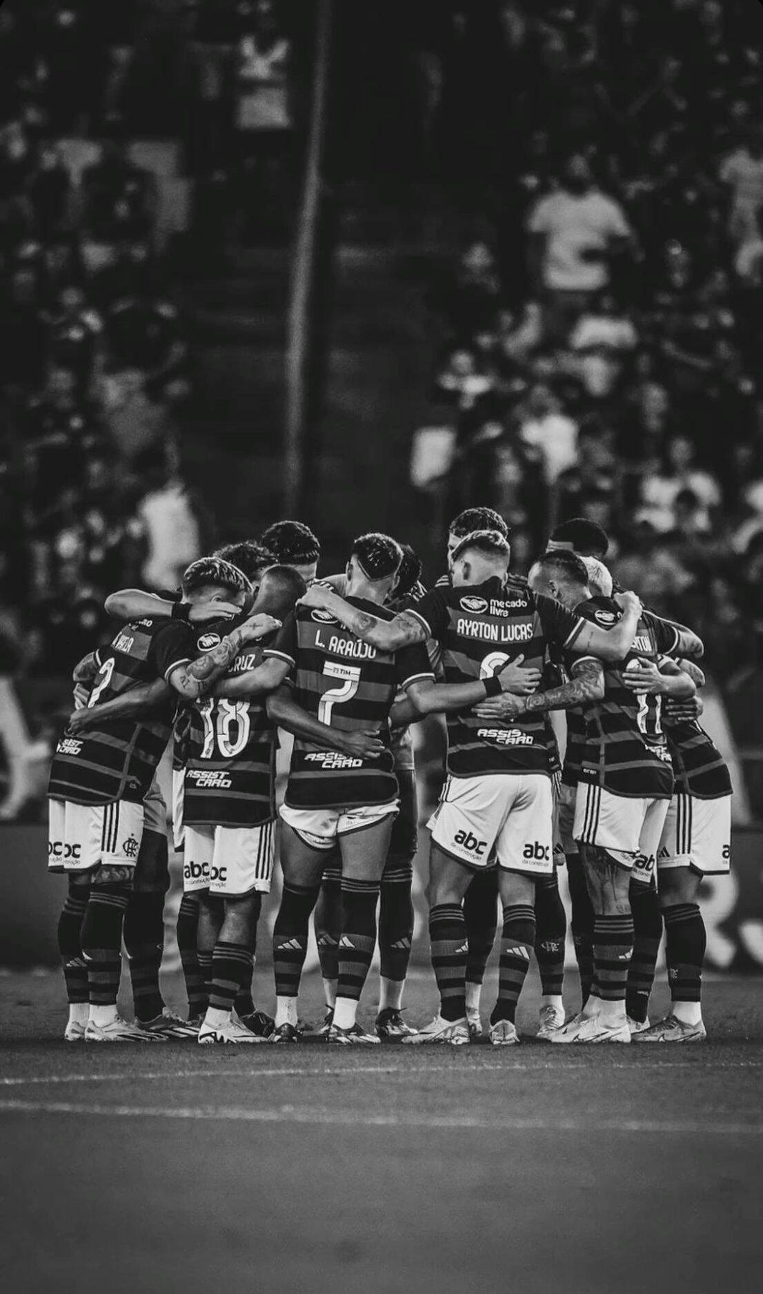 Fondo de Pantalla de Flamengo con Jugadores en Homenaje para Celular/iPhone 4K