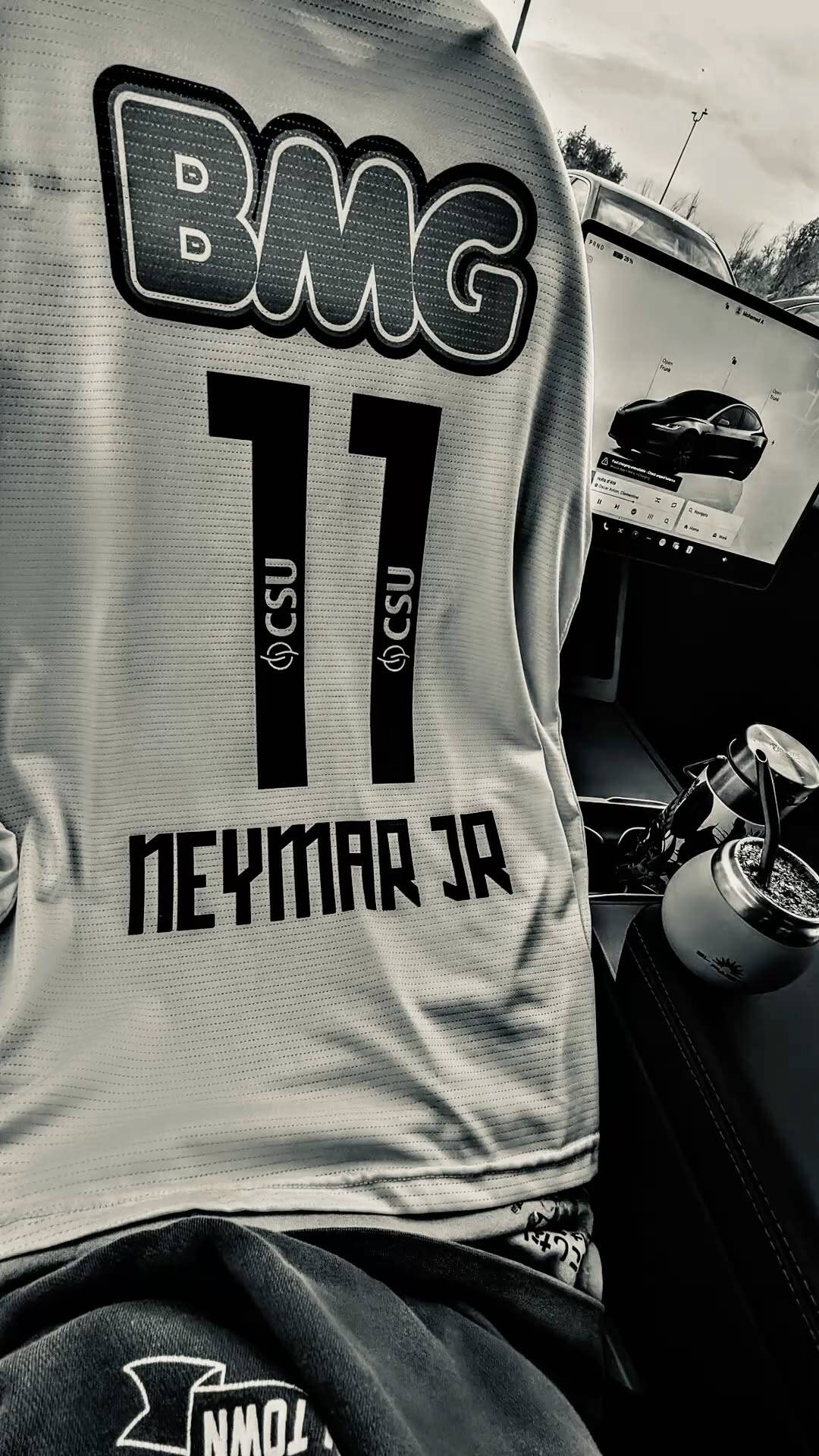 Fondo de Pantalla de Cria con Camiseta de Neymar Jr para Celular/iPhone 4K