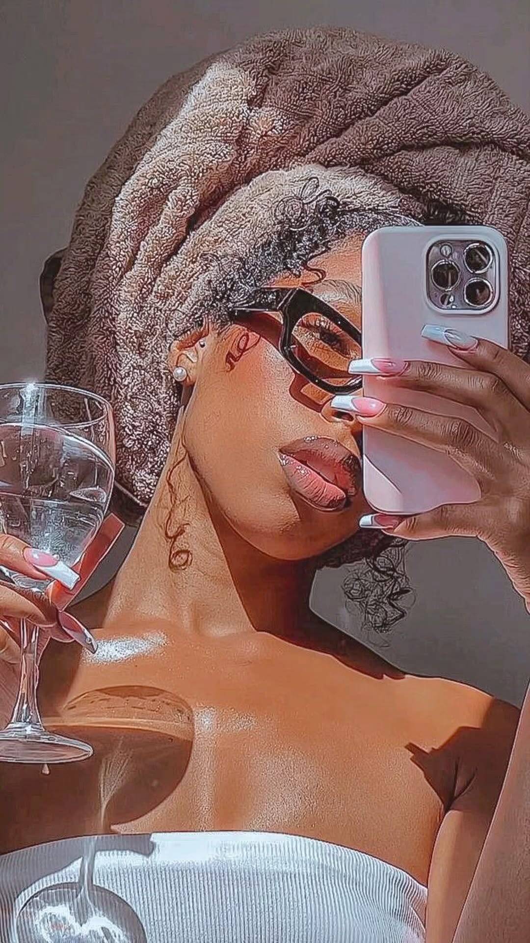 Papel de Parede Baddie com Óculos de Sol e Toalha para Celular