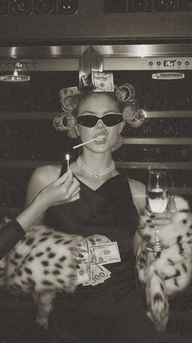 Papel de Parede Baddie Estilosa com Dinheiro e Glamour para Celular/iPhone 4K