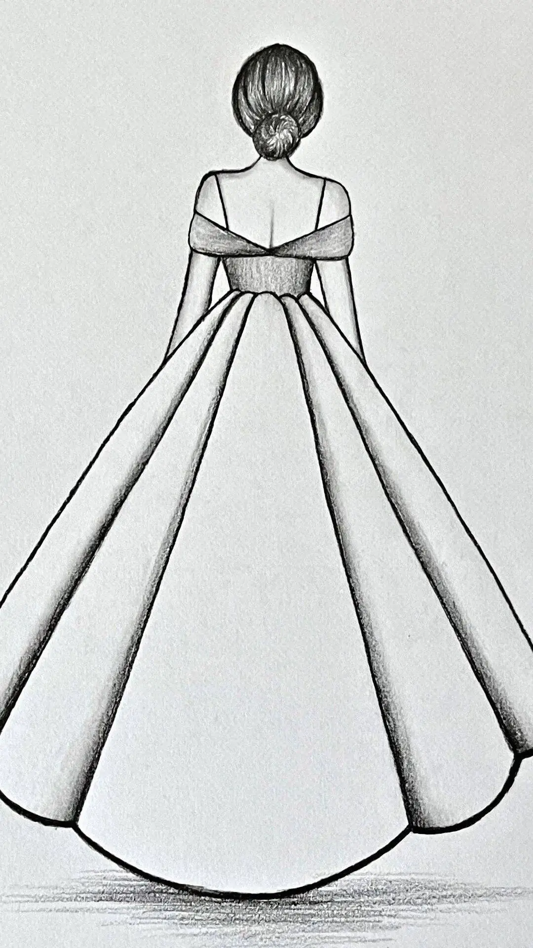 Desenho Fofo para Desenhar de Menina com Vestido Elegante